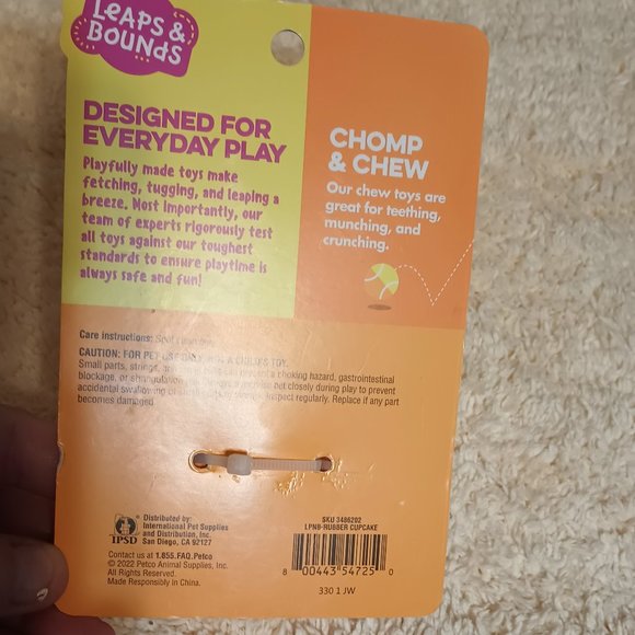 NWT ~ Leaps & Bounds Chicken Scented Rubber Cupcake Dog Toy ~ 2.5" (L) X 3" (H) - Picture 3 of 7